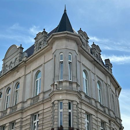 Apartament "Prezydencki Deluxe" Centrum Z Duza Wanna Dla Dwojga Gniezno Bagian luar foto